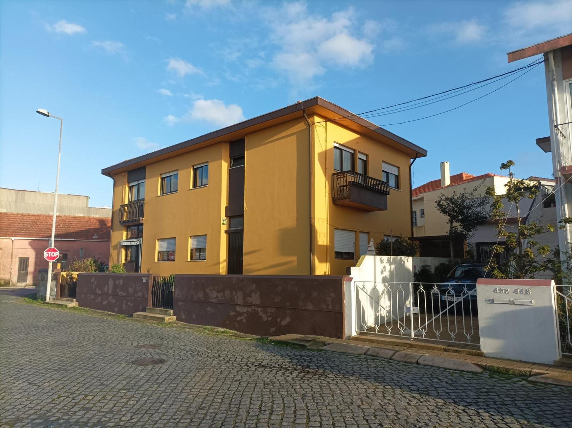 Yellow House Senhora da Hora ภายนอก รูปภาพ